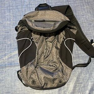 Lululemon running hydration back pack
